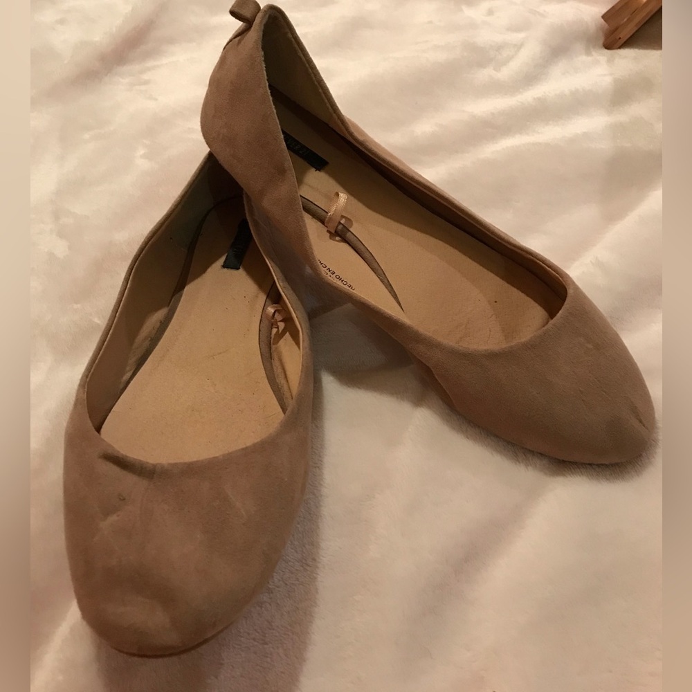 Forever21 camel flats circular toes simple cute staple piece size 9